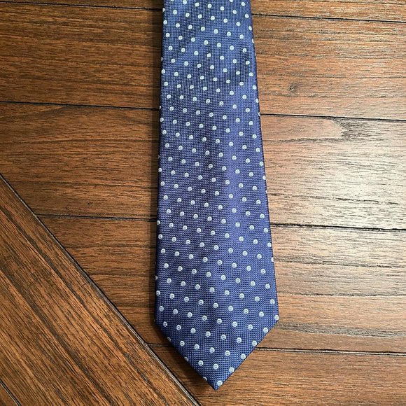Burberry Blue Dot Pattern Silk Tie - Picture 5 of 6